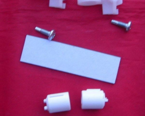 FRONT PANEL/DOOR FIXINGS KIT