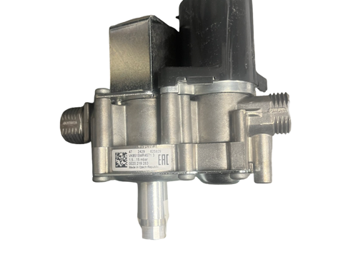 Gas section with regulator