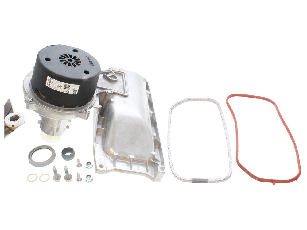 Fan, with combustion chamber cover
